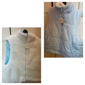 No Boundaries Women Reversible Fur lined Winter vest,water resistant,Size L